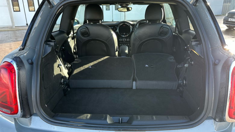 MINI Hatchback 135kW Cooper S Level 3 33kWh 3dr Auto Electric Hatchback